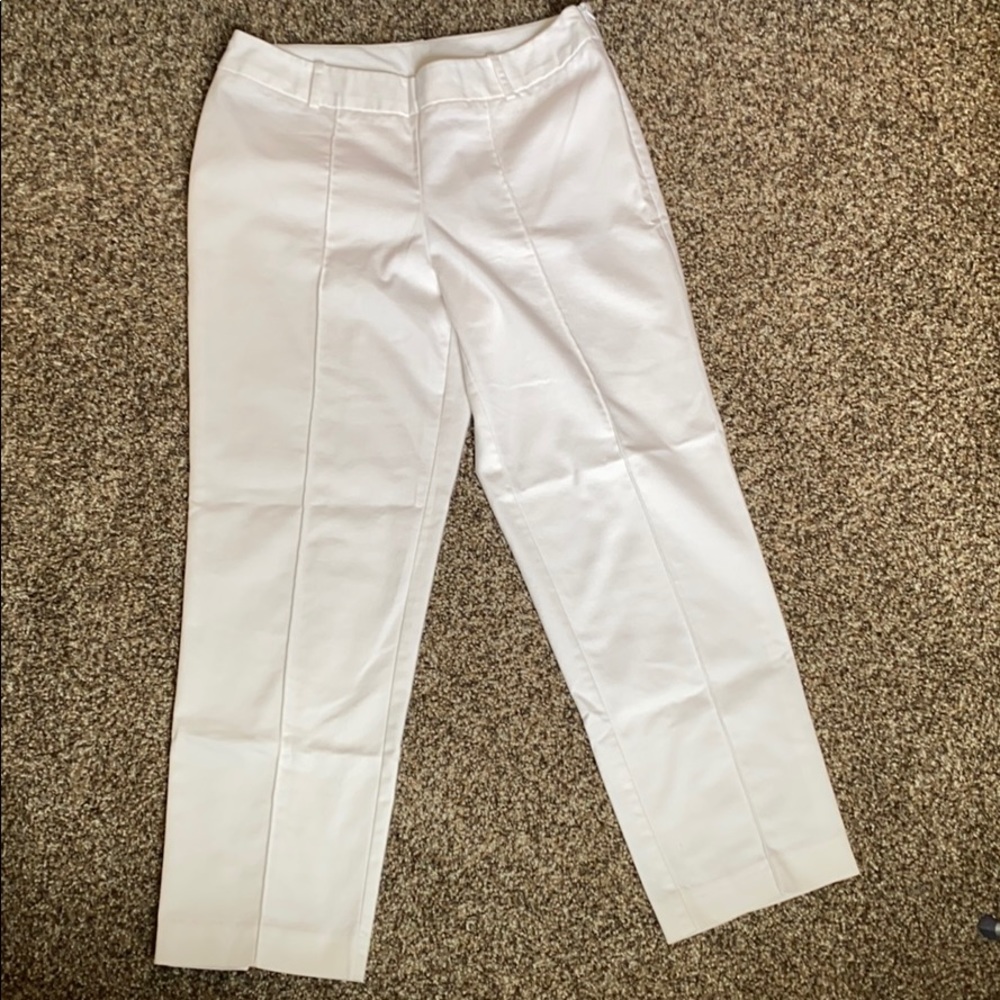 5/$22 white cropped pants size 8